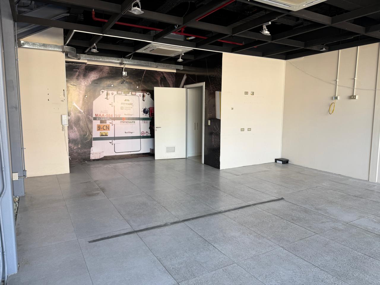 ARRIENDO LOCAL COMERCIAL PLENO CENTRO_PRIMER PISO HOTEL IBIS