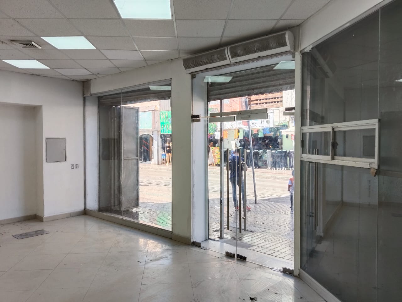 ESPECTACULAR LOCAL COMERCIAL_PLENO CENTRO_CALLE MAIPU