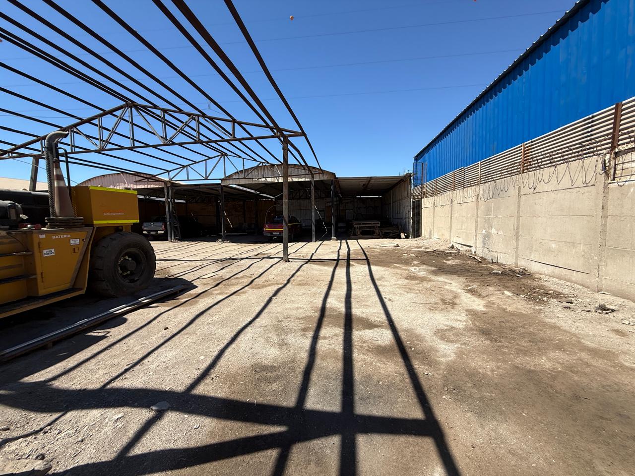TERRENO CON GALPONES_BARRIO INDUSTRIAL PAIPOTE