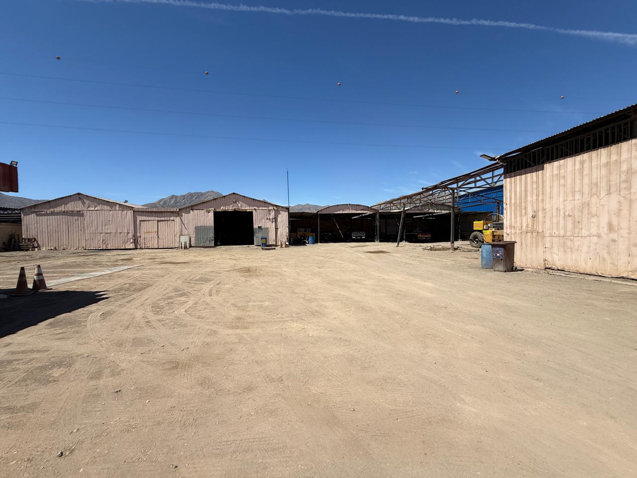 TERRENO CON GALPONES_BARRIO INDUSTRIAL PAIPOTE