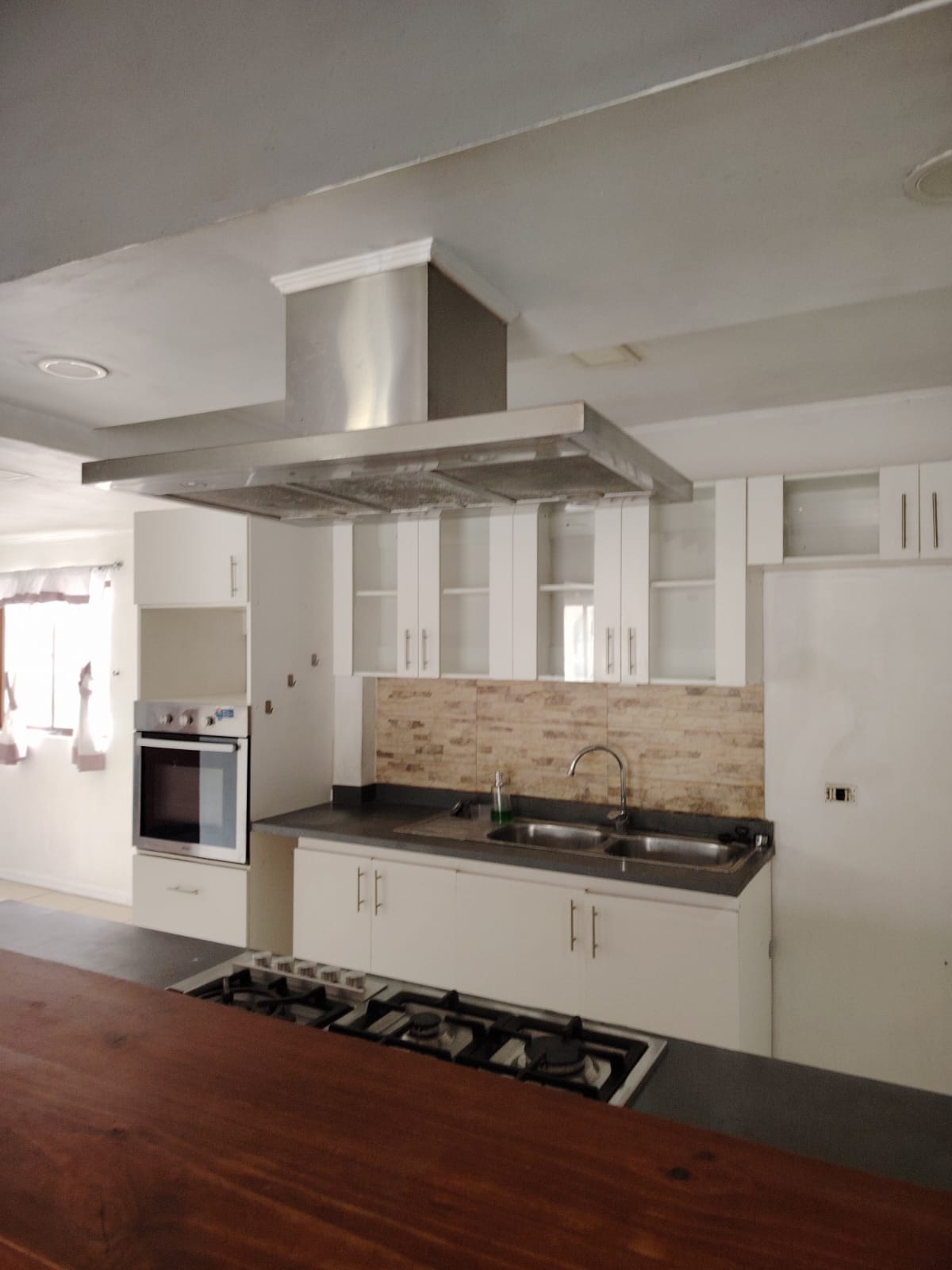 EXCELENTE CASA EN CONDOMINIO CERRADO-SECTOR PUNTA NEGRA