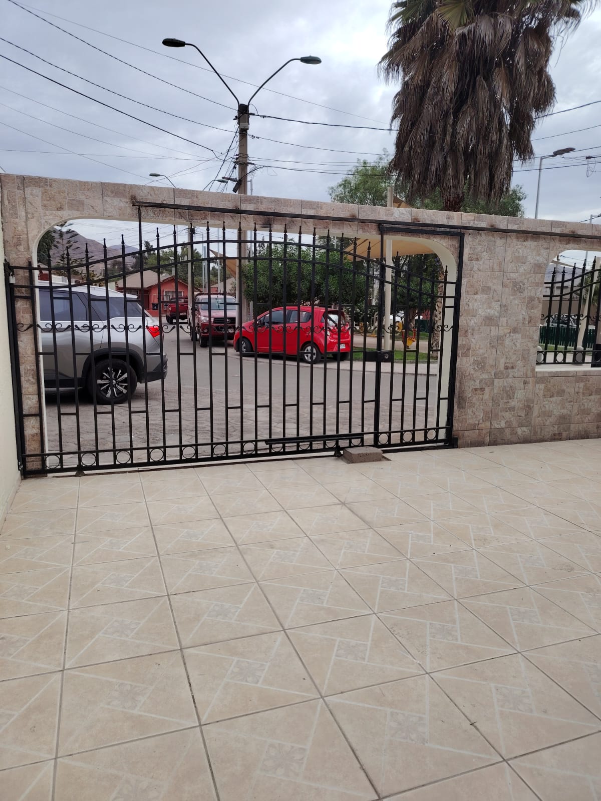 EXCELENTE CASA EN CONDOMINIO CERRADO-SECTOR PUNTA NEGRA