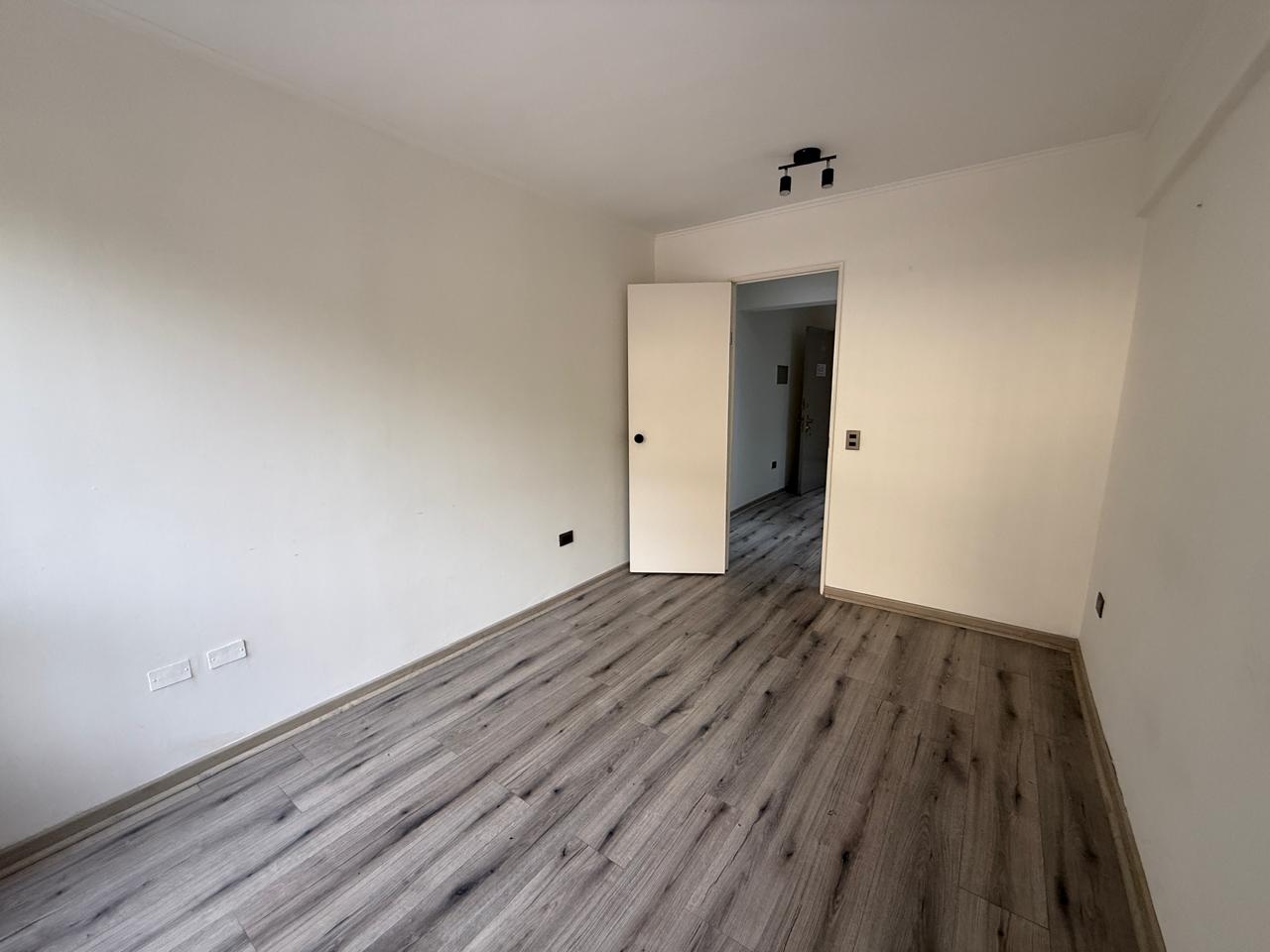 EXCELENTE OFICINA REMODELADA_EDIF. VALLE COPIAPO_219