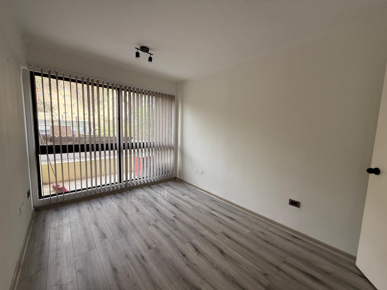 EXCELENTE OFICINA REMODELADA_EDIF. VALLE COPIAPO_219