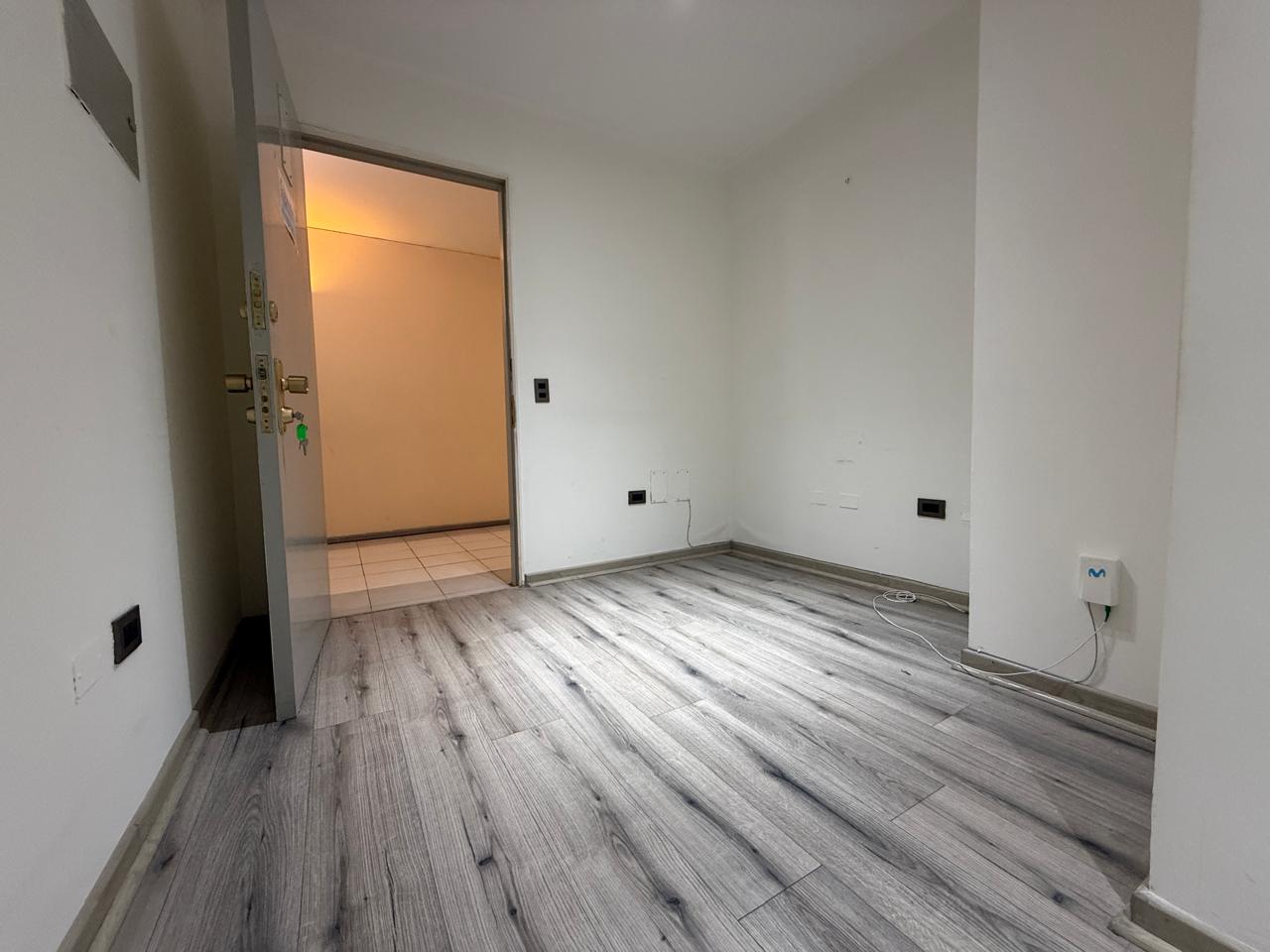 EXCELENTE OFICINA REMODELADA_EDIF. VALLE COPIAPO_219
