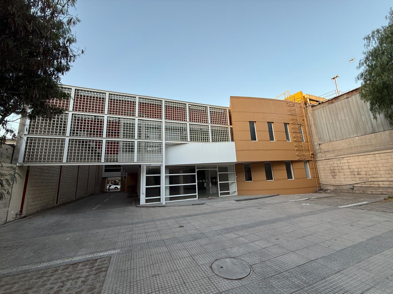 EXCELENTE LOCAL COMERCIAL EX- BANCO - PLENO CENTRO DE COPIAPO.- 