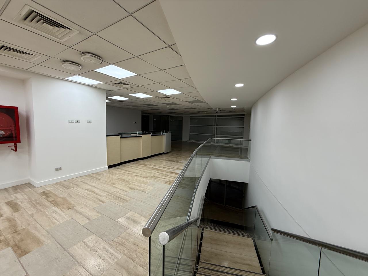 EXCELENTE LOCAL COMERCIAL EX- BANCO - PLENO CENTRO DE COPIAPO.- 