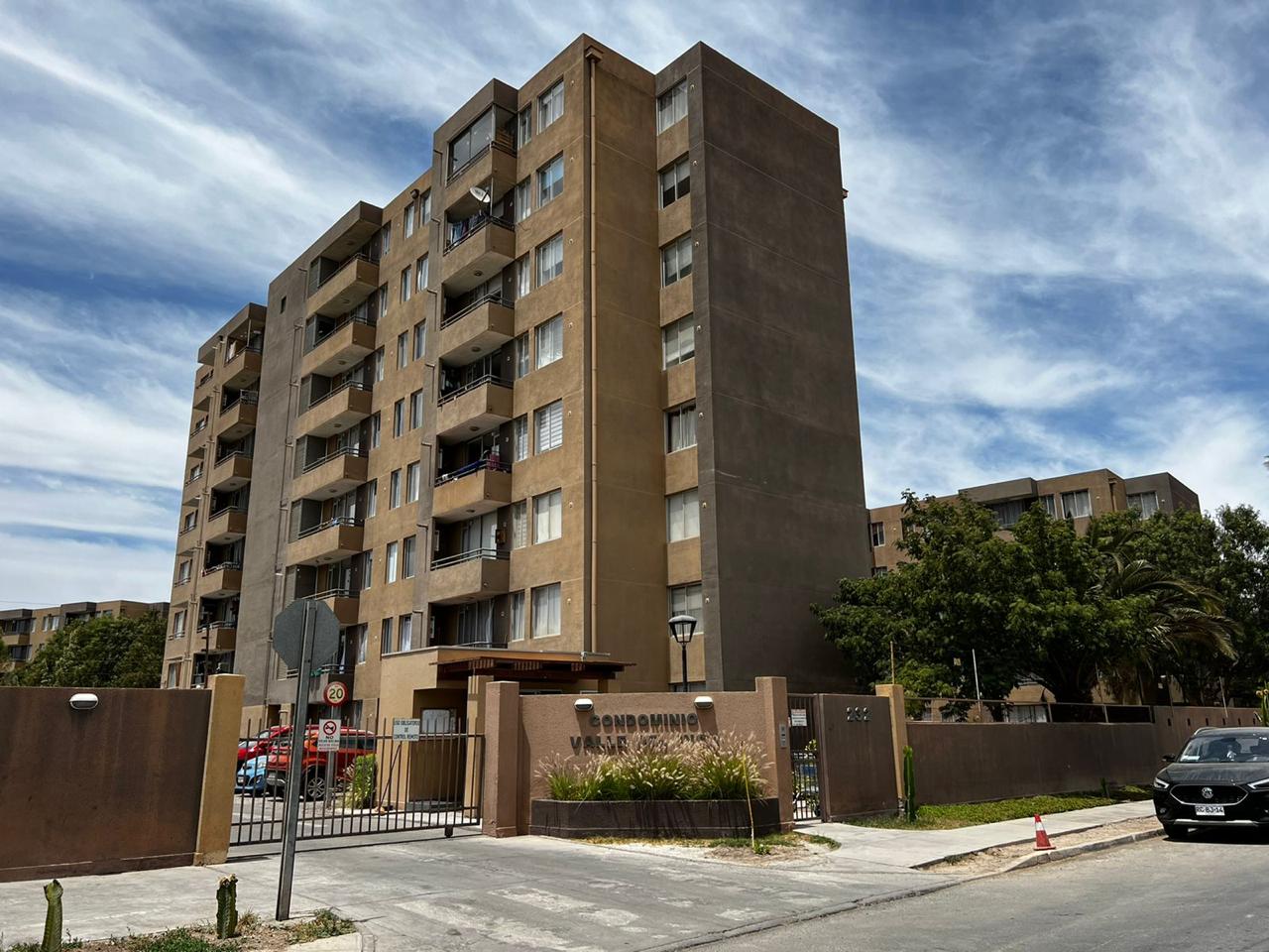 DEPARTAMENTO - CONDOMINIO VALLE DEL INCA.-