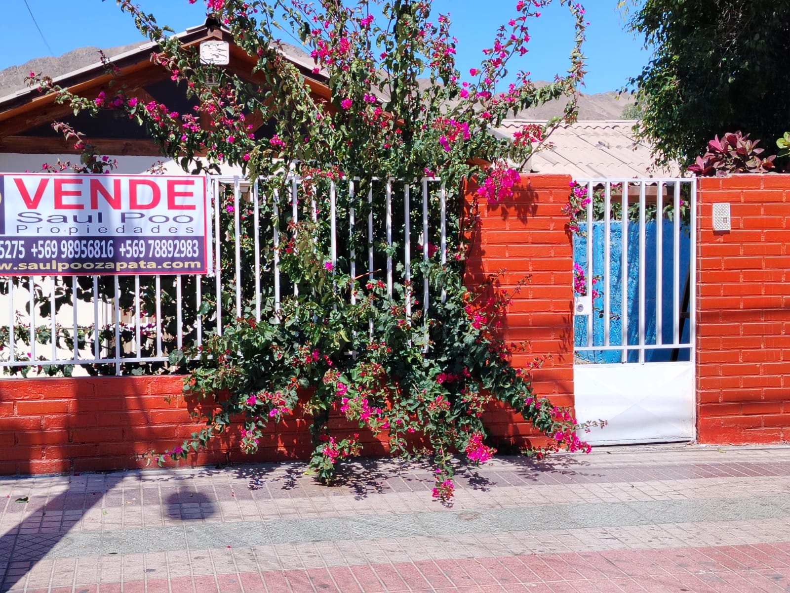 EXCELENTE INVERSION - CASA EN CALLE LOS CARRERA.-