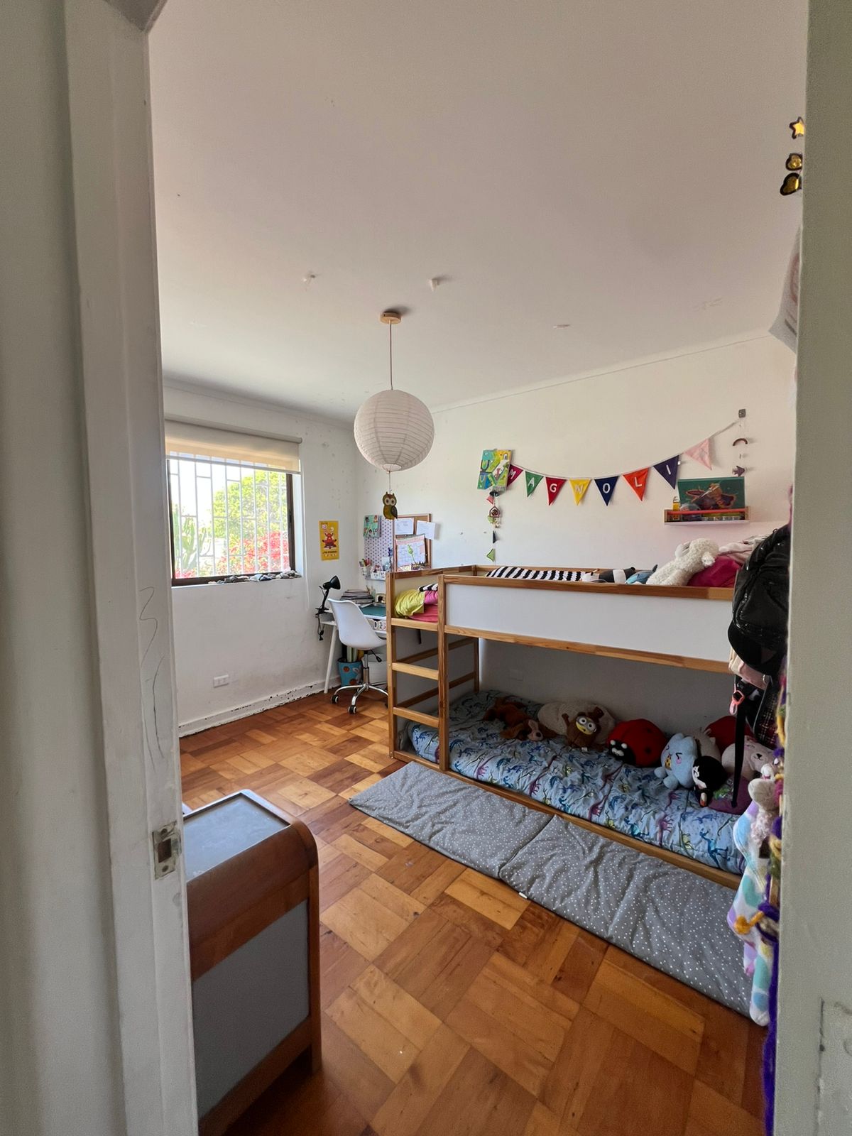 GRAN CASA SECTOR RESIDENCIAL - CALLE SAN ROMAN.-