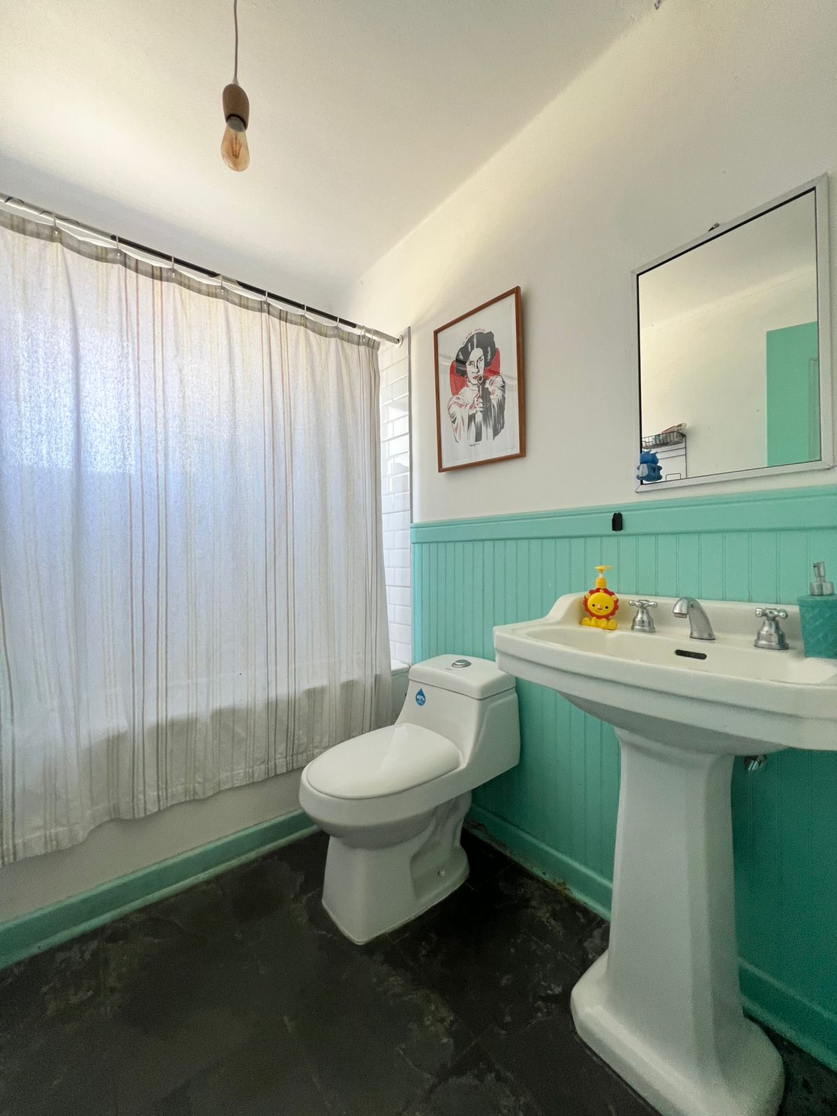 GRAN CASA SECTOR RESIDENCIAL - CALLE SAN ROMAN.-