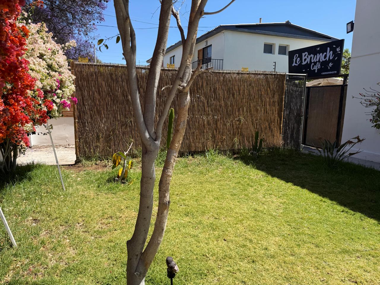 GRAN CASA SECTOR RESIDENCIAL - CALLE SAN ROMAN.-