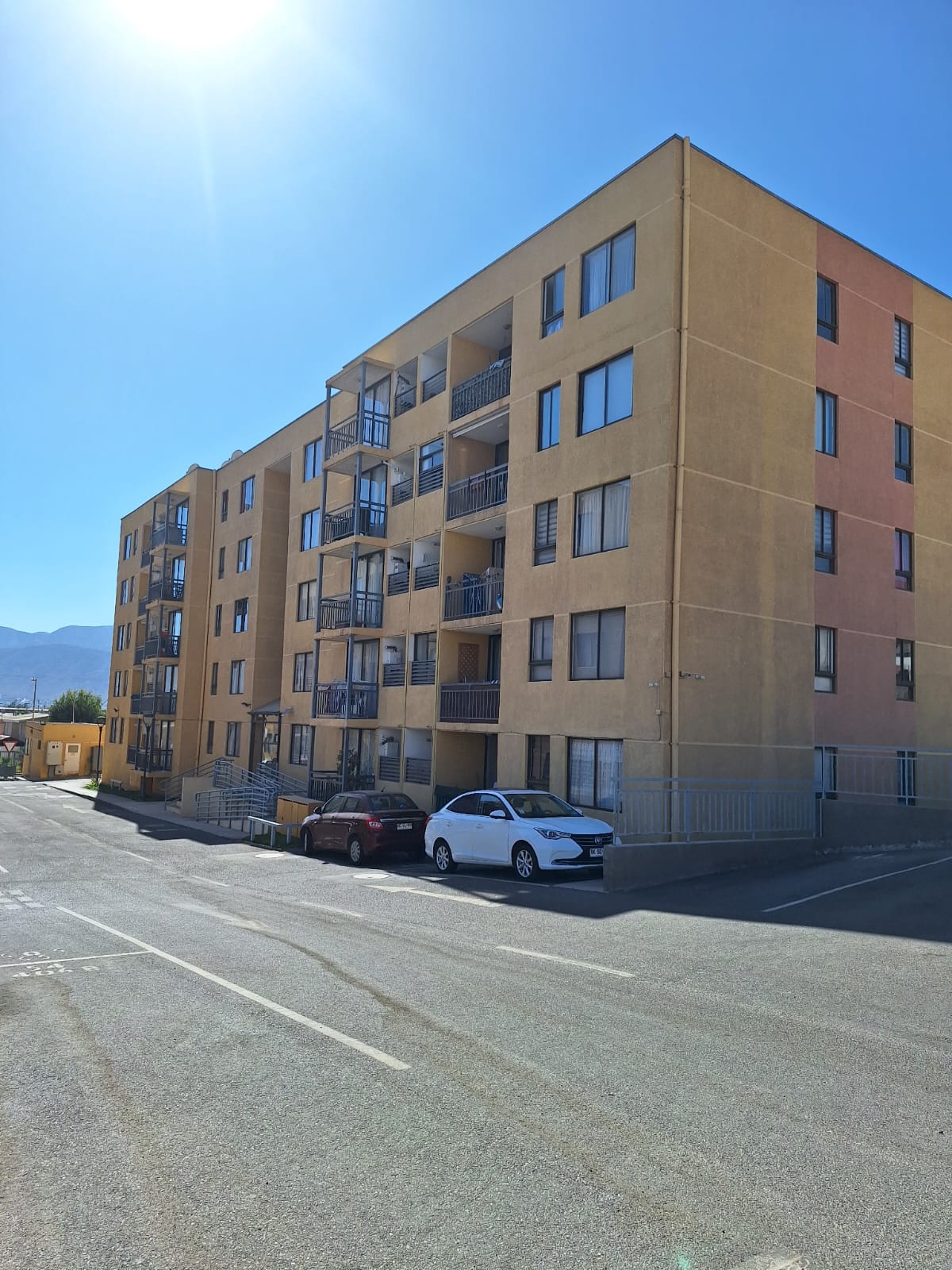 CONDOMINIO EL CRISOL - SECTOR PALOMAR.-