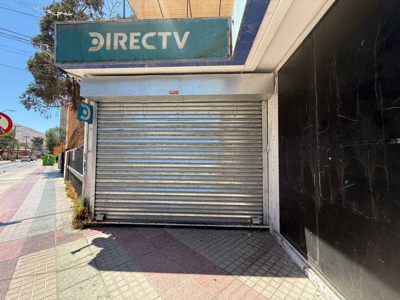 LOCAL COMERCIAL A PASOS DE PLAZA DE ARMAS.-