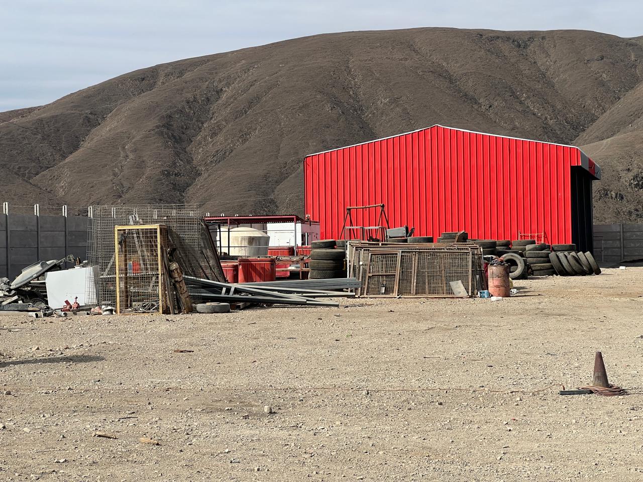 TERRENO, GALPON Y OFICINAS CUESTA CARDONES S/N L2