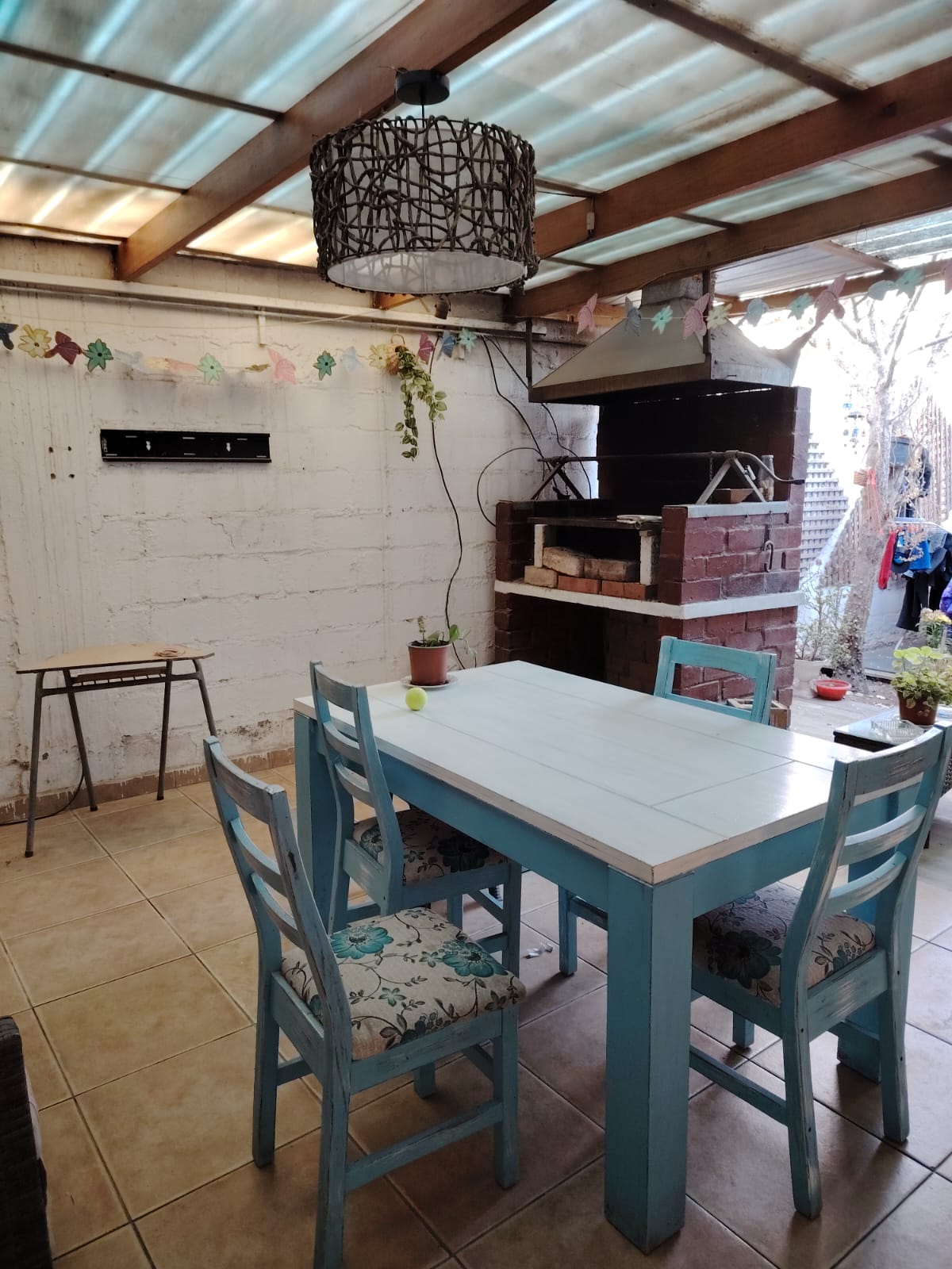 CASA AVENIDA LOS CARRERA - PRINCIPALMENTE EMPRESAS.-