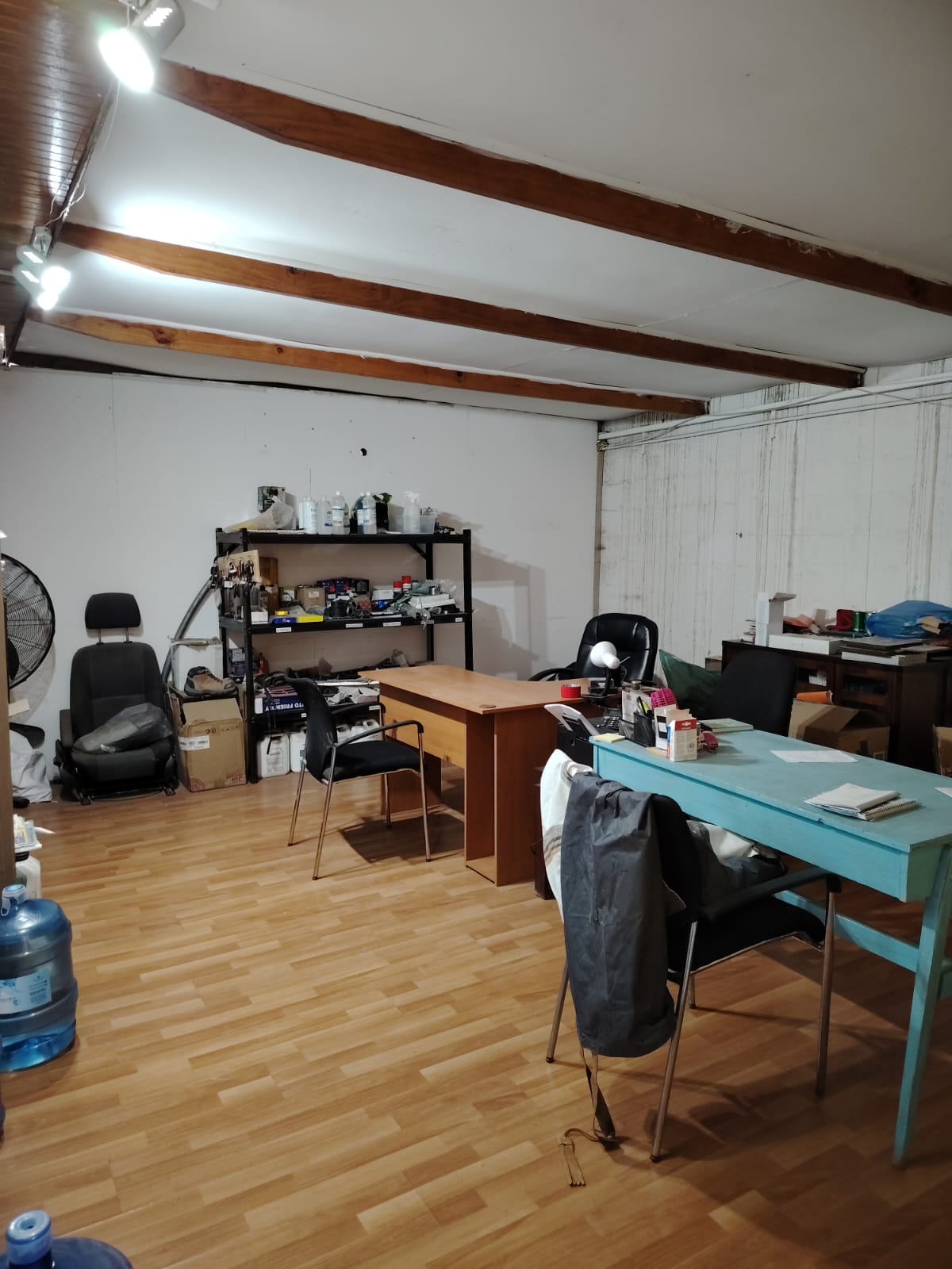 CASA AVENIDA LOS CARRERA - PRINCIPALMENTE EMPRESAS.-