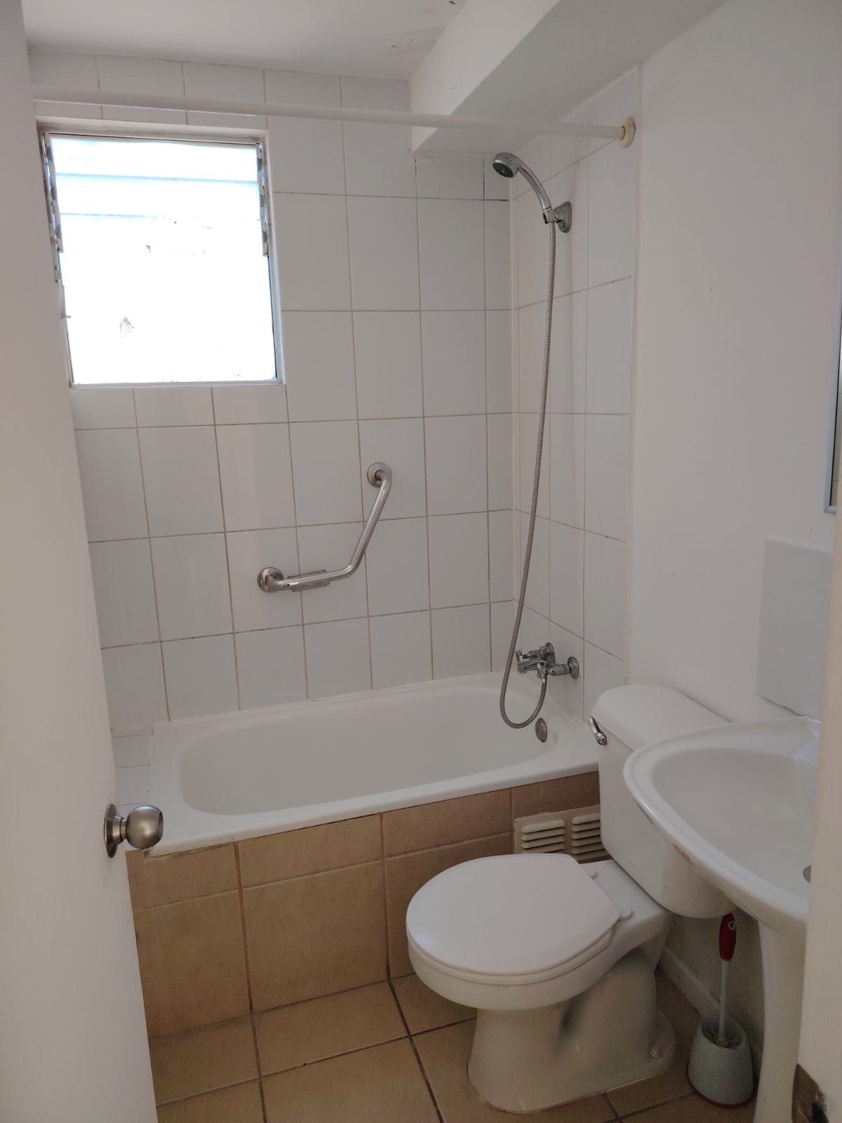 CONDOMINIO TRES PUNTAS.-