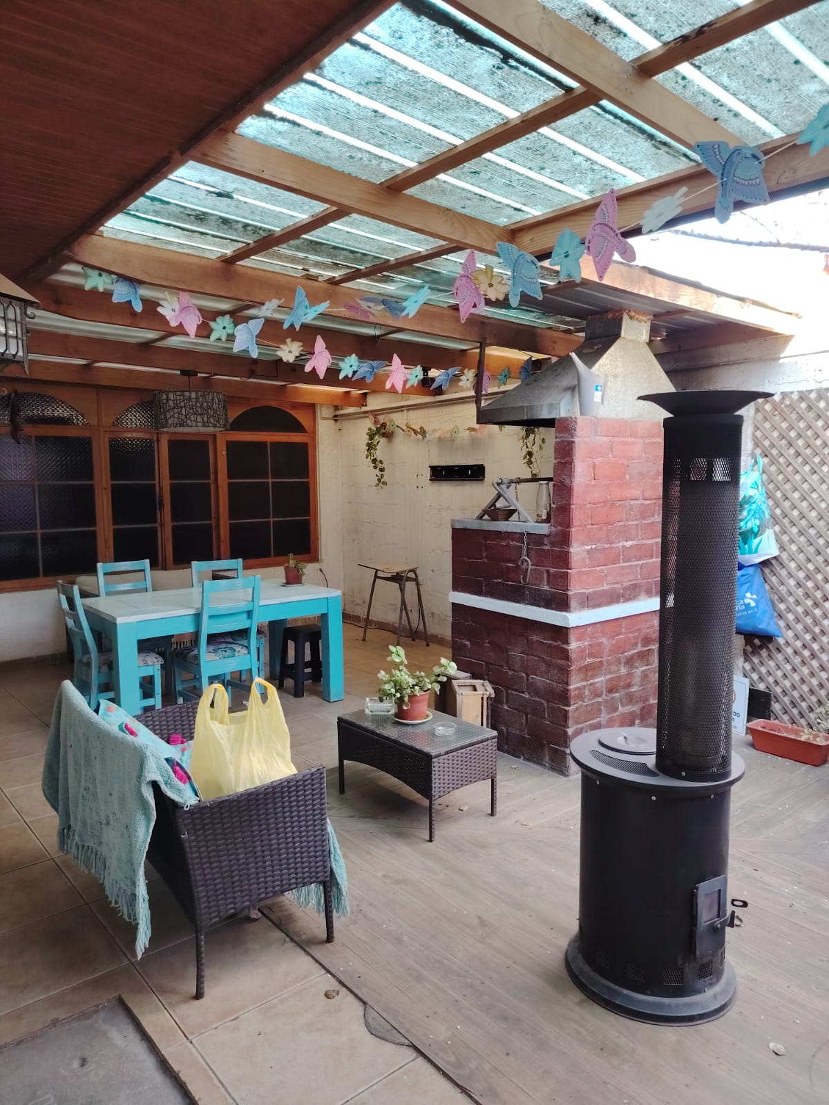 AVENIDA LOS CARRERA - AMPLIA Y GRAN CASA.-