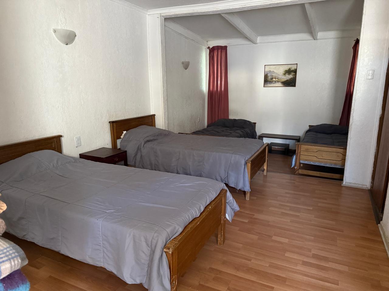 SOLO EMPRESAS - GRAN HOSTAL - AV. CIRCUNVALACION.-