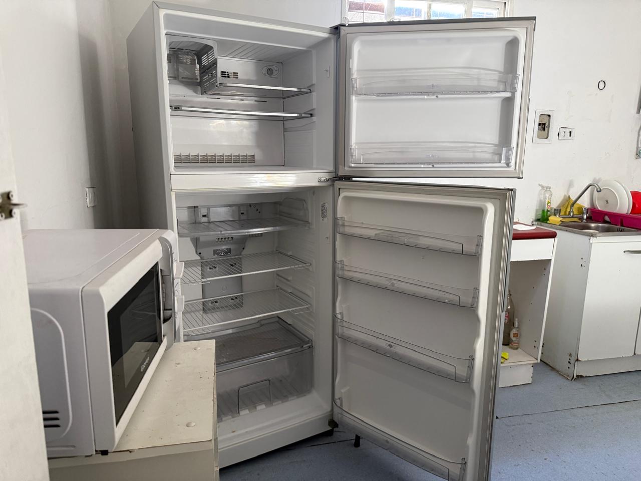 SOLO EMPRESAS - GRAN HOSTAL - AV. CIRCUNVALACION.-