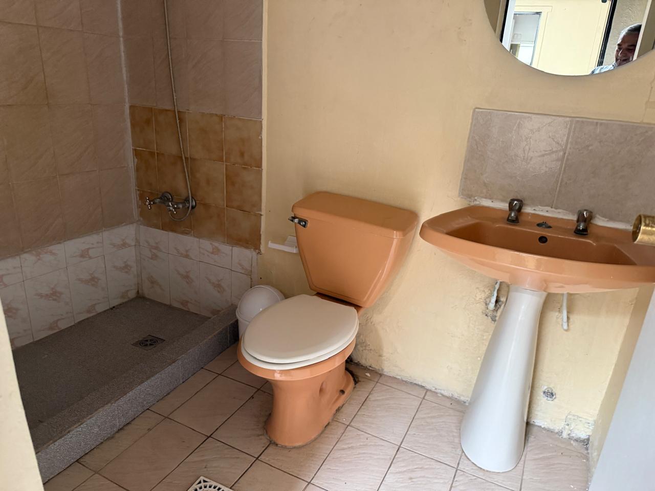 SOLO EMPRESAS - GRAN HOSTAL - AV. CIRCUNVALACION.-