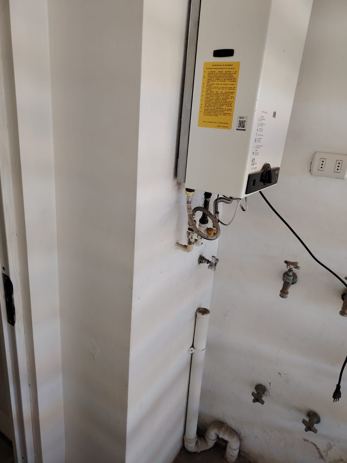 EDIFICIO PLAZA REAL - PLENO CENTRO.-