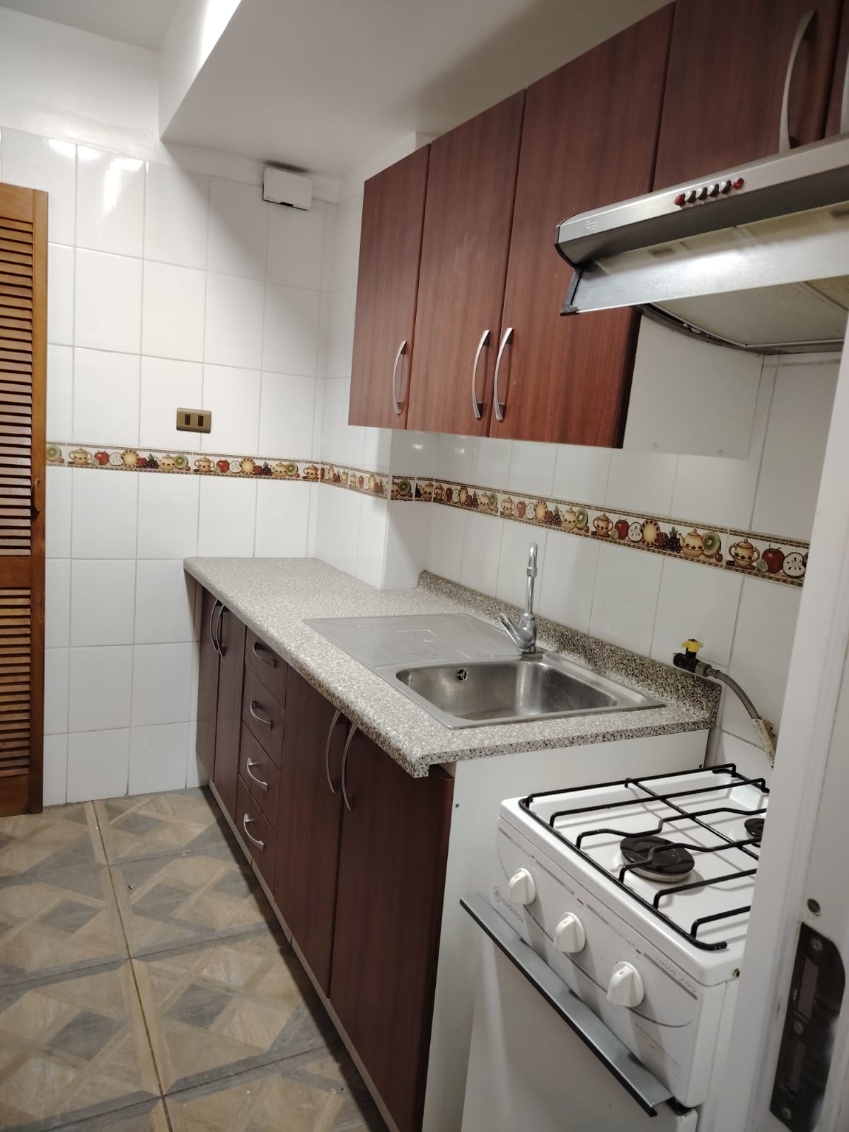 EDIFICIO PLAZA REAL - PLENO CENTRO.-