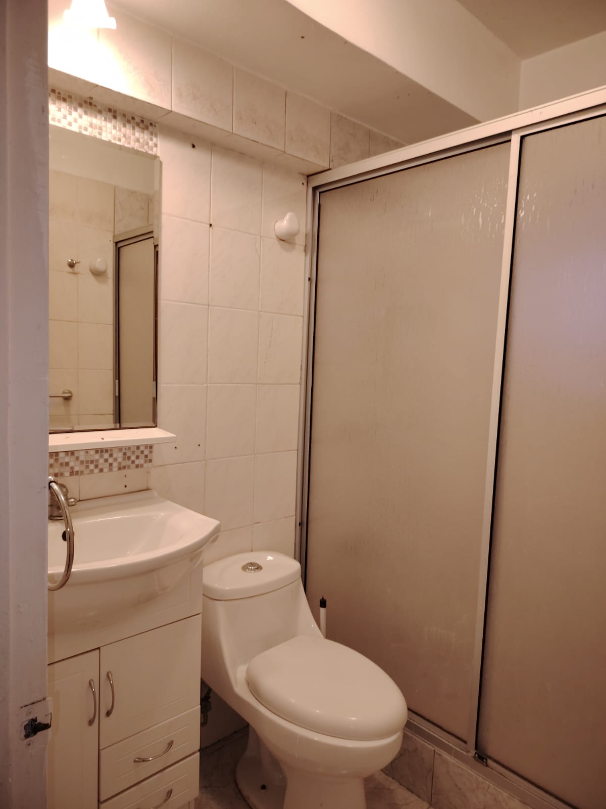 EDIFICIO PLAZA REAL - PLENO CENTRO.-