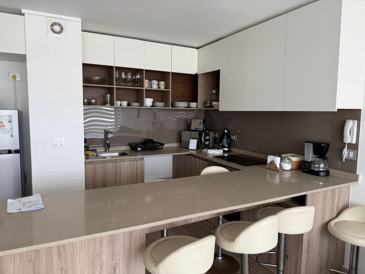 BAHIA INGLESA - EXCELENTE DEPTO. FULL AMOBLADO.-