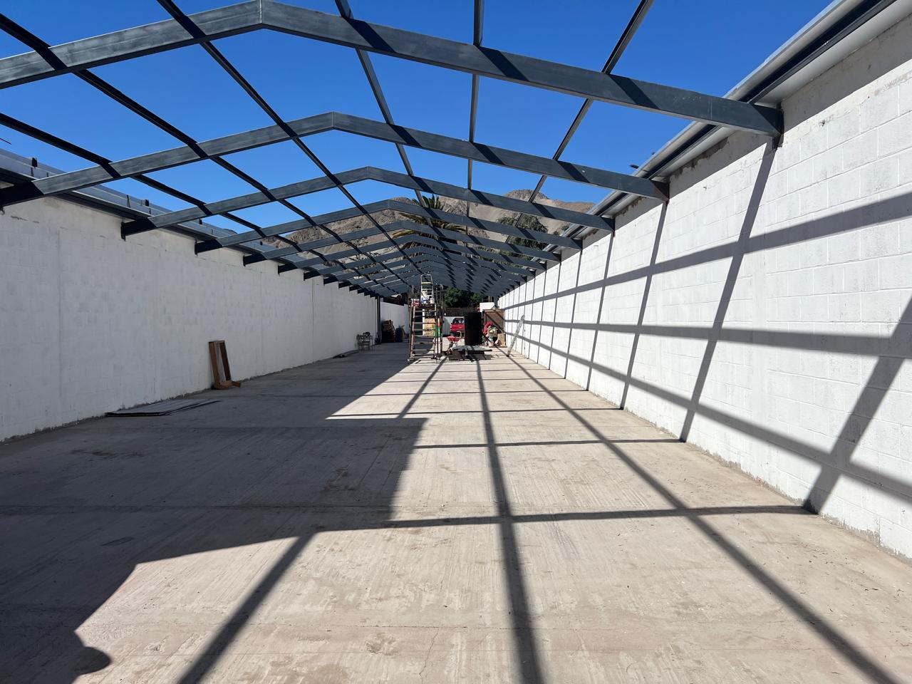 OFICINA MAS GALPONES - CALLE ATACAMA.-