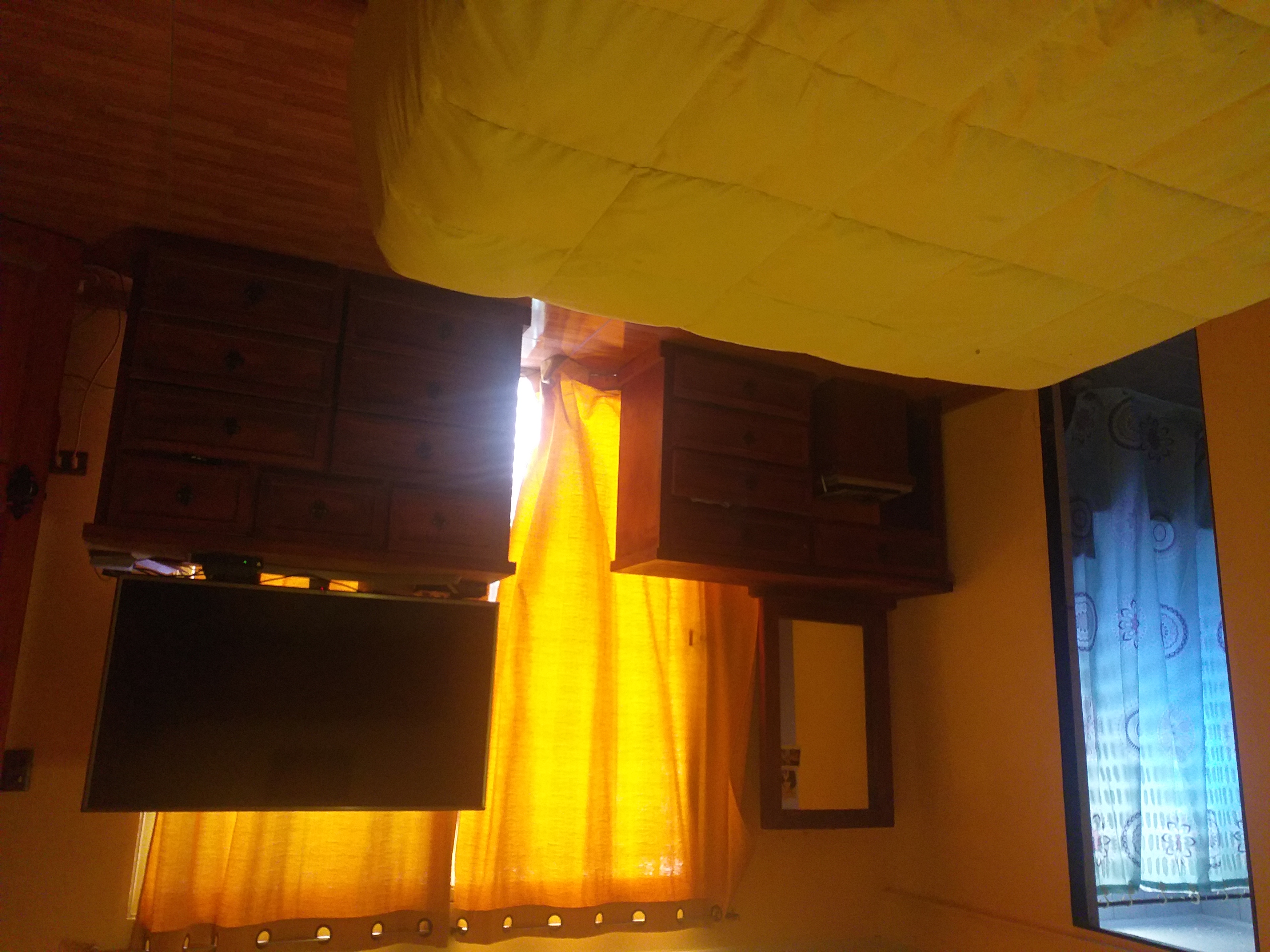 VILLA ARBOLEDA - PRINCIPALMENTE ESTUDIANTES/EMPRESAS.-