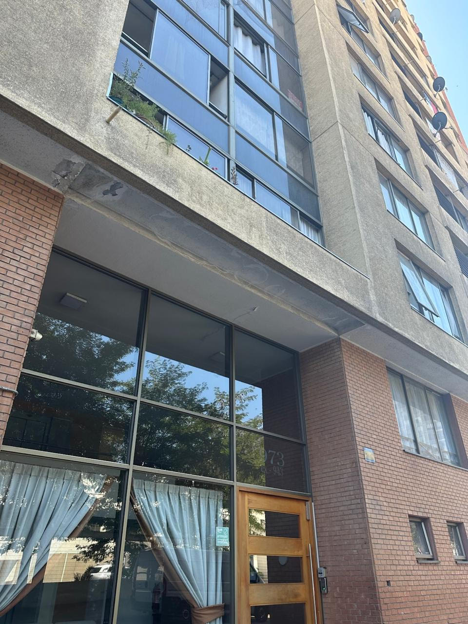 "OPORTUNIDAD" DEPTO. EDIFICIO DALCAHUE - SANTIAGO.-