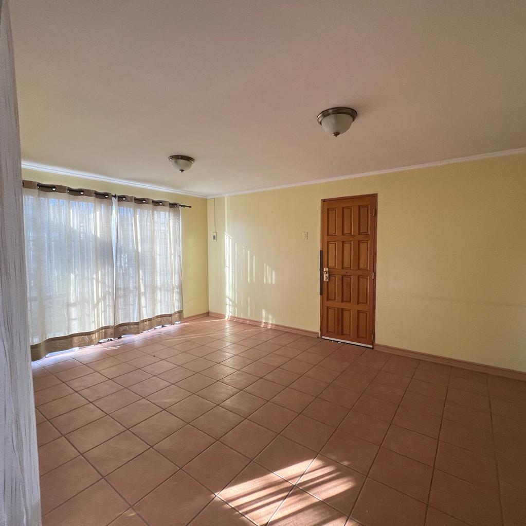 AMPLIA CASA - CALLE VAN BUREN.-