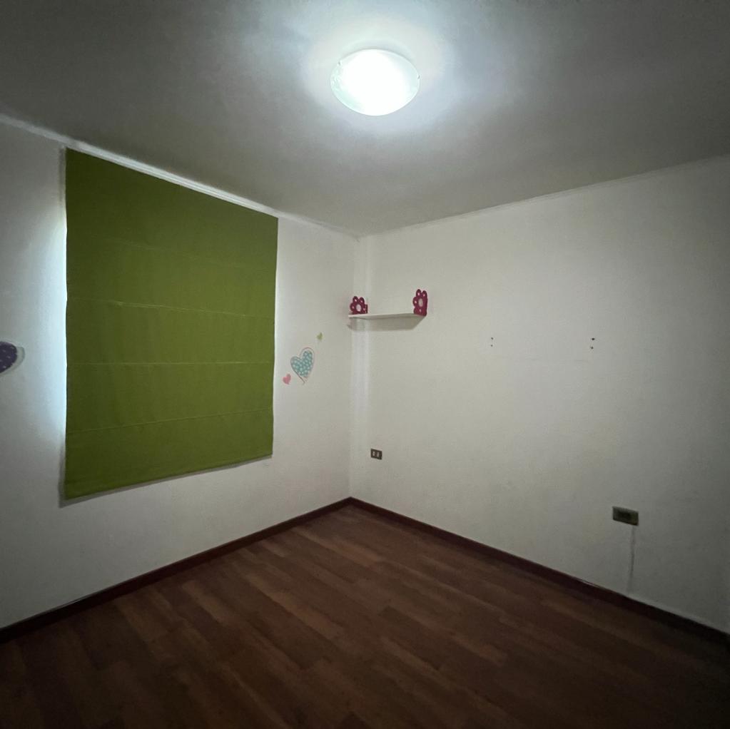 AMPLIA CASA - CALLE VAN BUREN.-