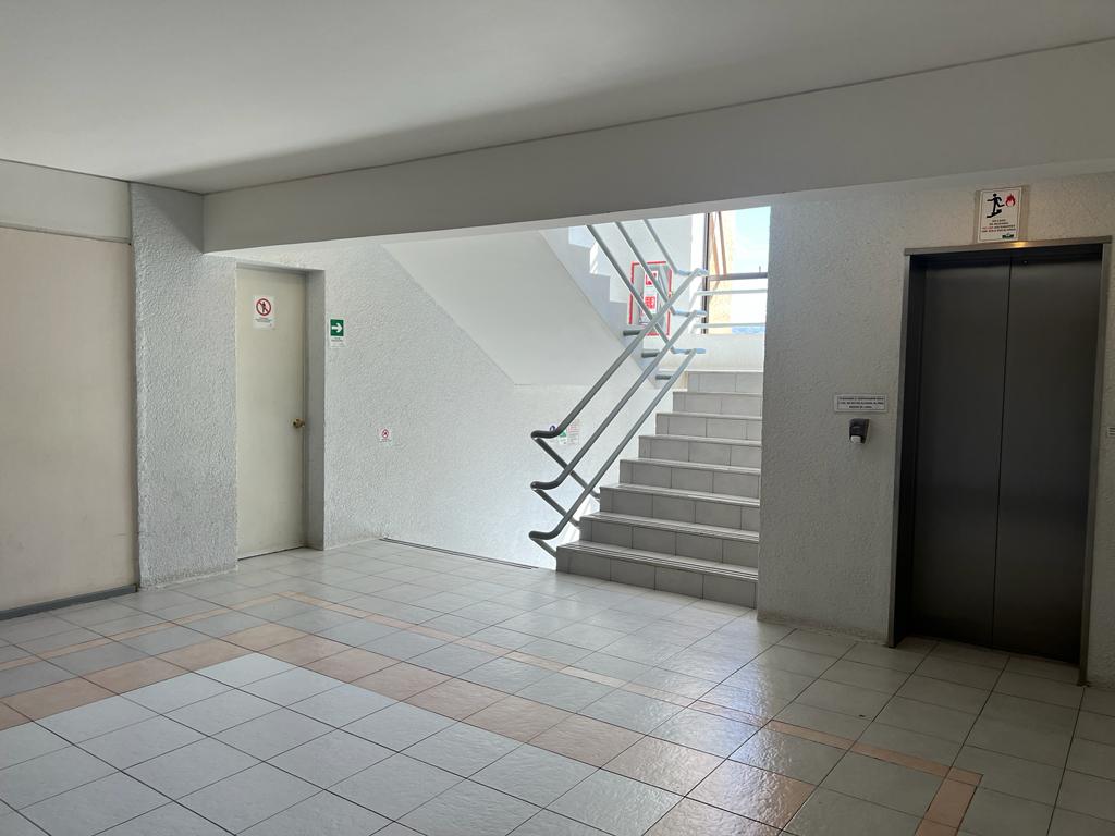 PLENO CENTRO - OFICINA - EDIFICIO VALLE COPIAPO.-