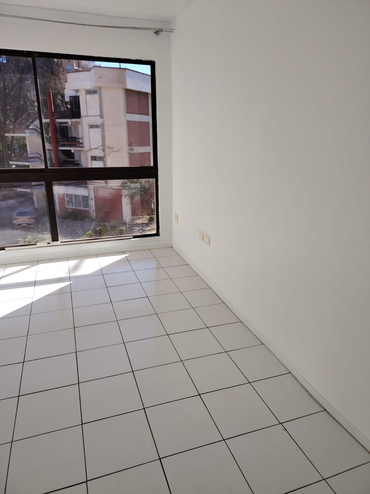 PLENO CENTRO - OFICINA - EDIFICIO VALLE COPIAPO.-