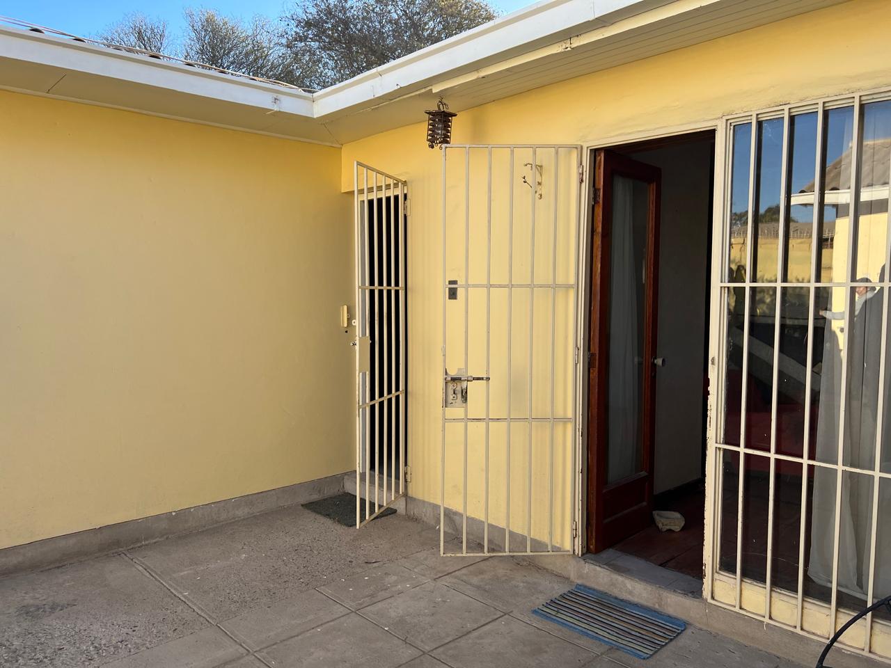 CASA SECTOR RESIDENCIAL.-