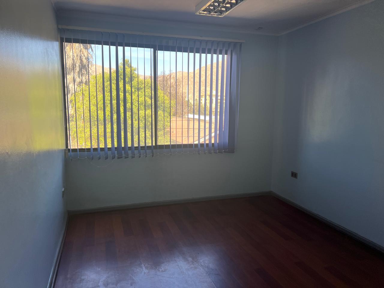 CENTRAL OFICINA CON PRIVADOS PARA EMPRESAS